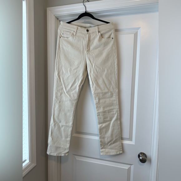 Evereve AG Mari High Rise Straight Leg Jean in size 31 in white cream - Picture 7 of 12